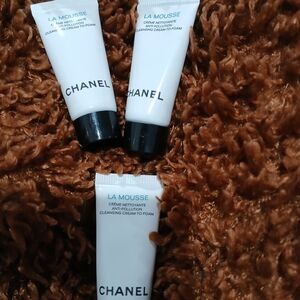 CHANEL La Mousse Cleansing Foam - White and Black